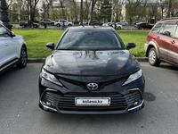 Toyota Camry 2021 года за 18 000 000 тг. в Алматы