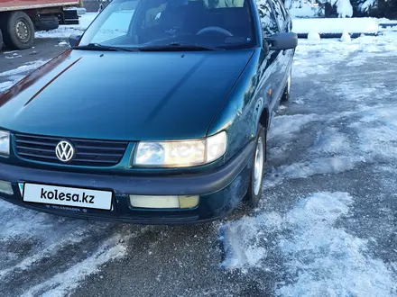 Volkswagen Passat 1995 года за 1 770 000 тг. в Алматы – фото 4