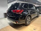 Mitsubishi Outlander 2018 года за 9 800 000 тг. в Шымкент – фото 3