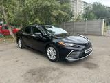 Toyota Camry 2022 года за 13 500 000 тг. в Павлодар – фото 2