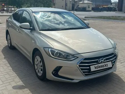 Hyundai Elantra 2017 года за 6 000 000 тг. в Кызылорда – фото 2