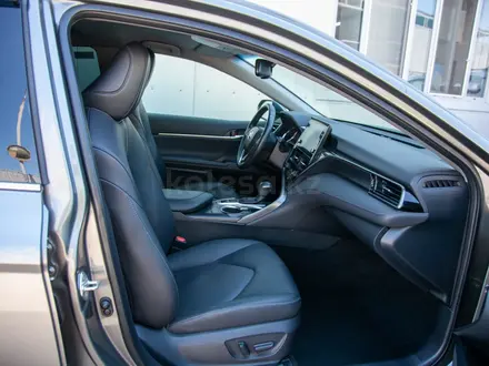 Toyota Camry Prestige 2023 года за 14 490 000 тг. в Алматы – фото 15