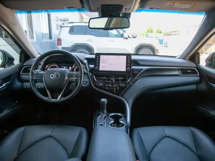 Toyota Camry Prestige 2023 года за 14 490 000 тг. в Алматы – фото 12