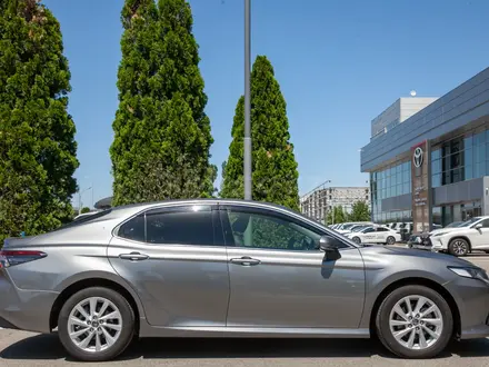 Toyota Camry Prestige 2023 года за 14 490 000 тг. в Алматы – фото 8