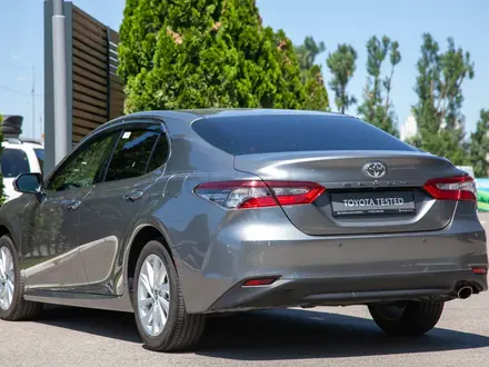 Toyota Camry Prestige 2023 года за 14 490 000 тг. в Алматы – фото 3