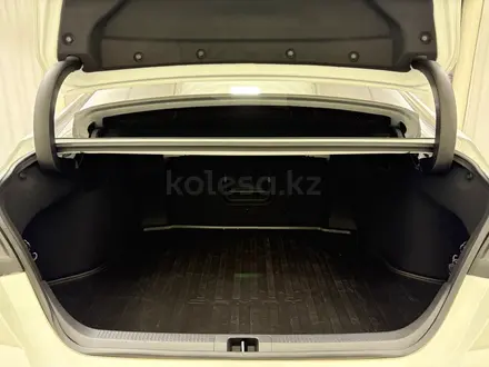 Toyota Camry Luxe eCVT 2025 года за 24 300 000 тг. в Алматы – фото 10