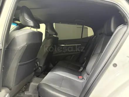 Toyota Camry Luxe eCVT 2025 года за 24 300 000 тг. в Алматы – фото 11