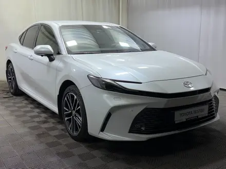 Toyota Camry Luxe eCVT 2025 года за 24 300 000 тг. в Алматы – фото 19