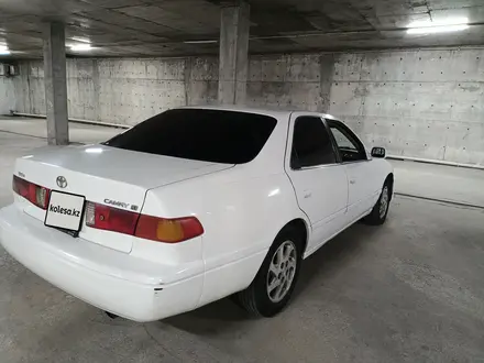Toyota Camry 2001 года за 3 350 000 тг. в Шымкент – фото 2