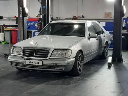 Mercedes-Benz S 320 1995 года за 4 000 000 тг. в Атырау