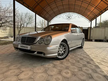 Mercedes-Benz E 320 2001 года за 6 350 000 тг. в Жанаозен