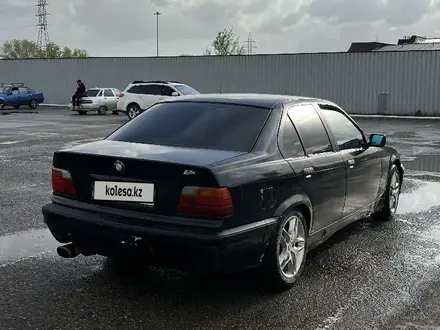 BMW 320 1992 года за 900 000 тг. в Актобе – фото 4