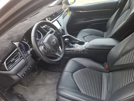 Toyota Camry 2018 года за 9 500 000 тг. в Кызылорда – фото 11