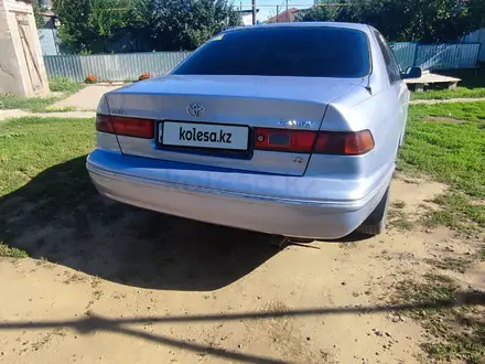 Toyota Camry 1997 года за 3 600 000 тг. в Актобе – фото 3