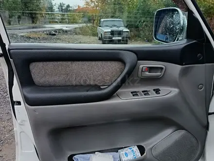 Toyota Land Cruiser 2005 года за 10 000 000 тг. в Усть-Каменогорск – фото 12