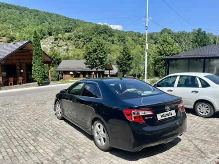 Toyota Camry 2014 года за 8 900 000 тг. в Актобе