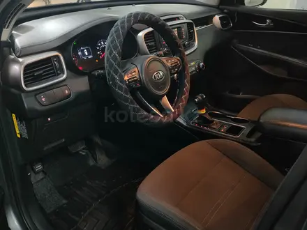 Kia Sorento 2016 года за 7 000 000 тг. в Астана – фото 6