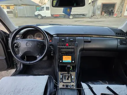 Mercedes-Benz E 320 2000 года за 3 200 000 тг. в Астана – фото 16