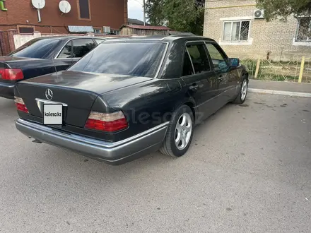 Mercedes-Benz E 280 1993 года за 2 400 000 тг. в Мерке – фото 2