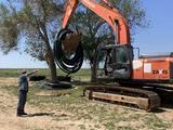 Hitachi  ZX240 2008 года за 18 000 000 тг. в Актобе – фото 2
