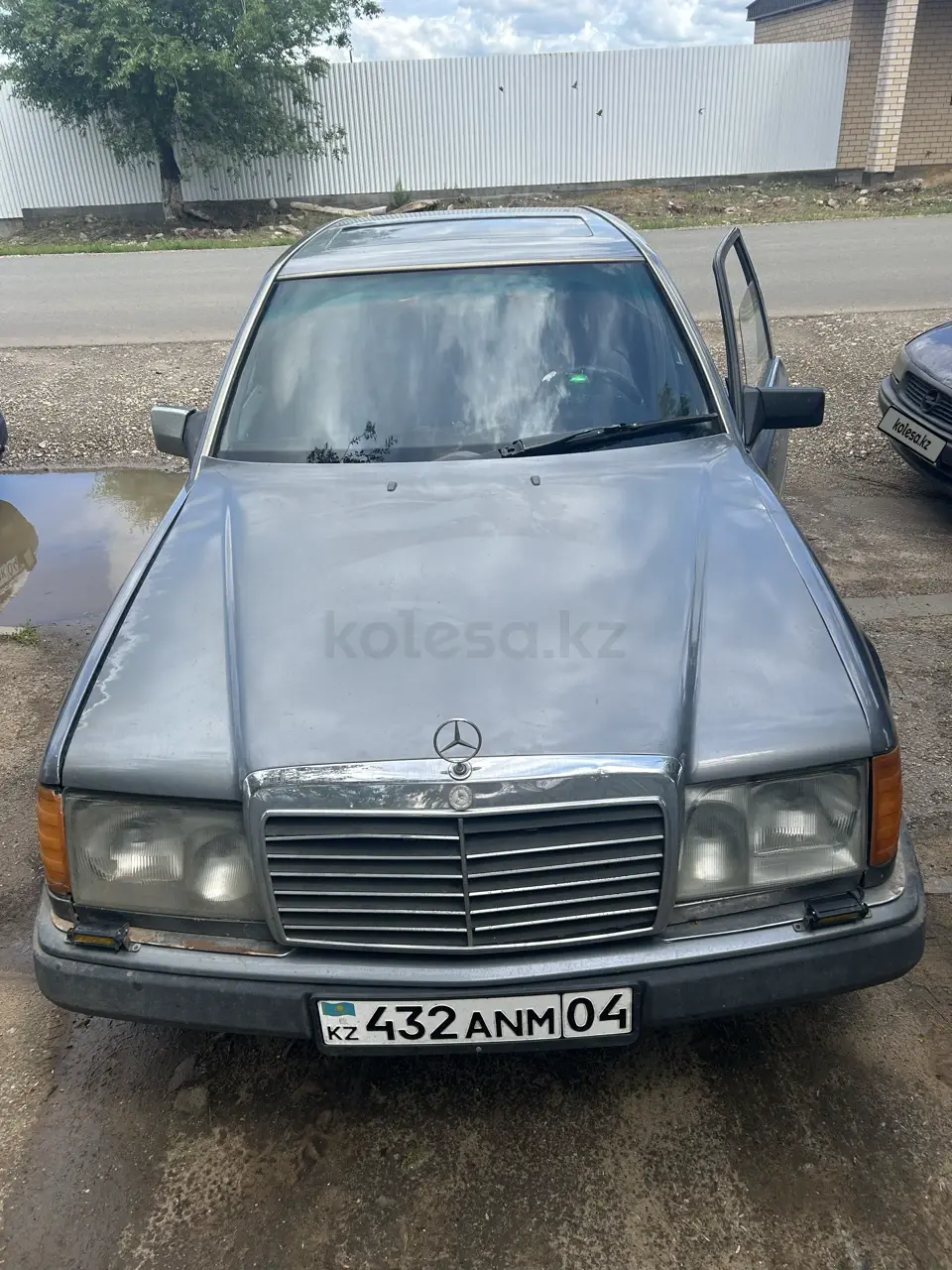 Mercedes-Benz E-Class, 1990