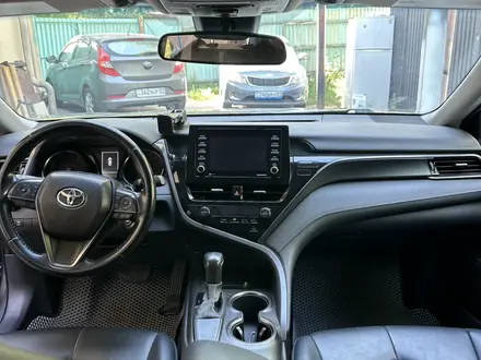Toyota Camry 2021 года за 12 500 000 тг. в Алматы – фото 15