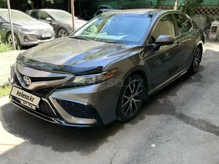 Toyota Camry 2021 года за 12 500 000 тг. в Алматы – фото 17