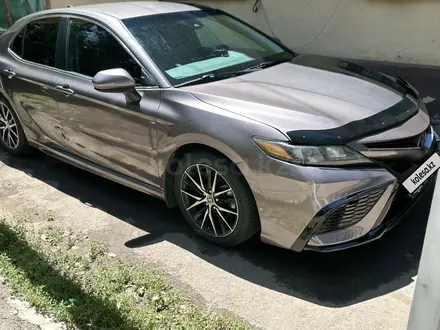 Toyota Camry 2021 года за 12 500 000 тг. в Алматы – фото 19