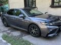 Toyota Camry 2021 года за 12 500 000 тг. в Алматы – фото 3