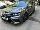 Toyota Camry 2021 года за 12 500 000 тг. в Алматы