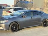 Lexus ES 300h 2013 года за 6 850 000 тг. в Атырау – фото 2