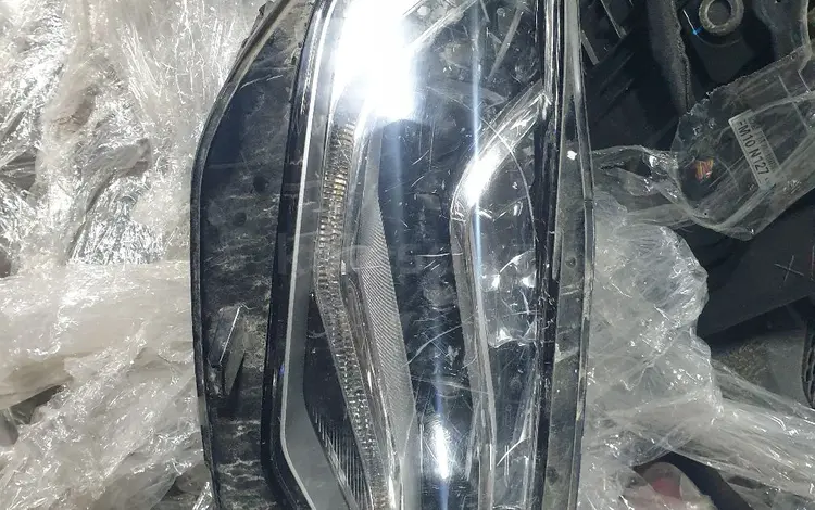 Фара передняя правая оригинал за 150 000 тг. в Астана