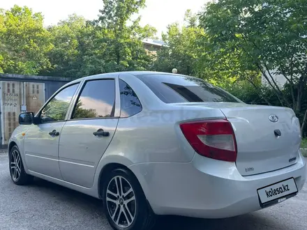 ВАЗ (Lada) Granta 2190 2013 года за 2 000 000 тг. в Алматы – фото 4