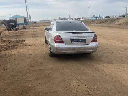 Mercedes-Benz E 320 2002 года за 5 000 000 тг. в Актобе – фото 4