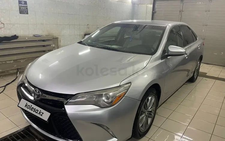 Toyota Camry 2015 годаfor8 200 000 тг. в Актобе