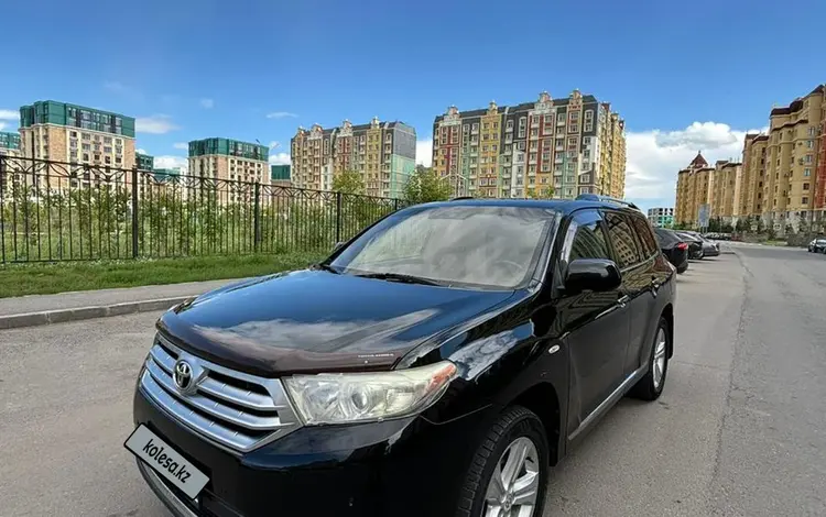 Toyota Highlander 2011 года за 12 000 000 тг. в Астана