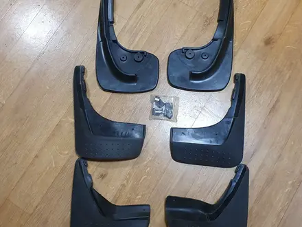 НОВЫЕ брызговики на мерседес w124 , w210 за 52 000 тг. в Алматы