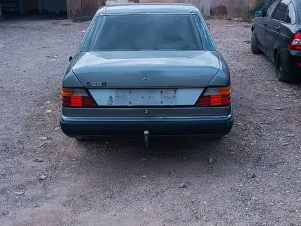 Mercedes-Benz E 230 1991 года за 850 000 тг. в Шымкент – фото 2