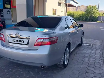 Toyota Camry 2009 года за 7 700 000 тг. в Караганда – фото 2