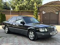 Mercedes-Benz E 220 1994 года за 3 770 000 тг. в Алматы