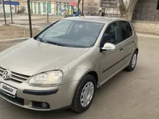 Volkswagen Golf, 2004