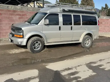 Chevrolet Express 2005 года за 27 000 000 тг. в Алматы