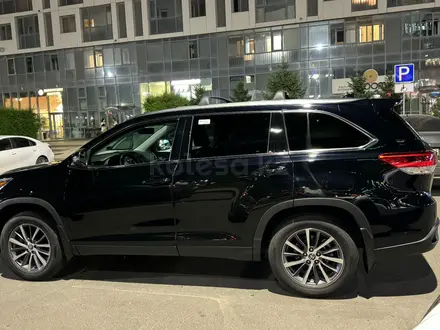 Toyota Highlander 2019 года за 17 200 000 тг. в Алматы – фото 8