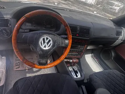 Volkswagen Golf 2003 года за 1 200 000 тг. в Алматы – фото 12