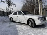 Mercedes-Benz E 230 1988 года за 1 550 000 тг. в Алматы – фото 2