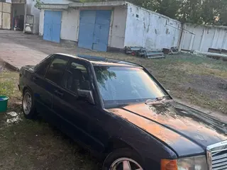 Mercedes-Benz 190