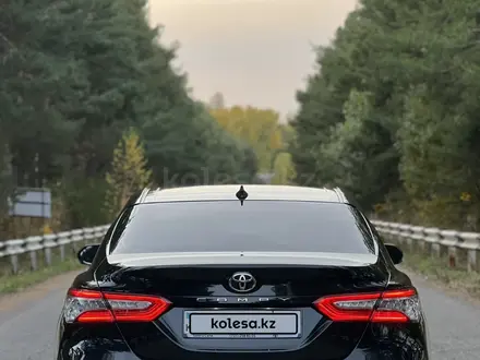 Toyota Camry 2019 года за 13 500 000 тг. в Алматы – фото 4