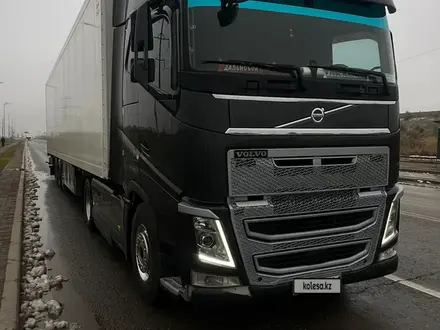 Volvo  FH 2016 года за 43 000 000 тг. в Астана