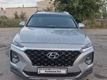 Hyundai Santa Fe 2019 года за 13 500 000 тг. в Семей