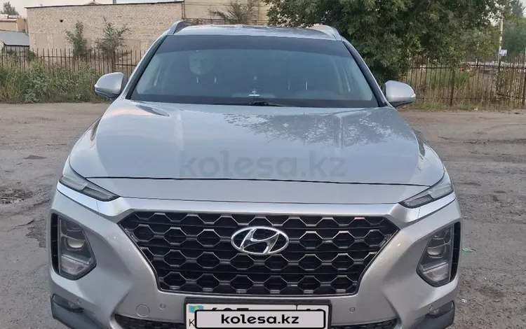 Hyundai Santa Fe 2019 года за 13 500 000 тг. в Семей